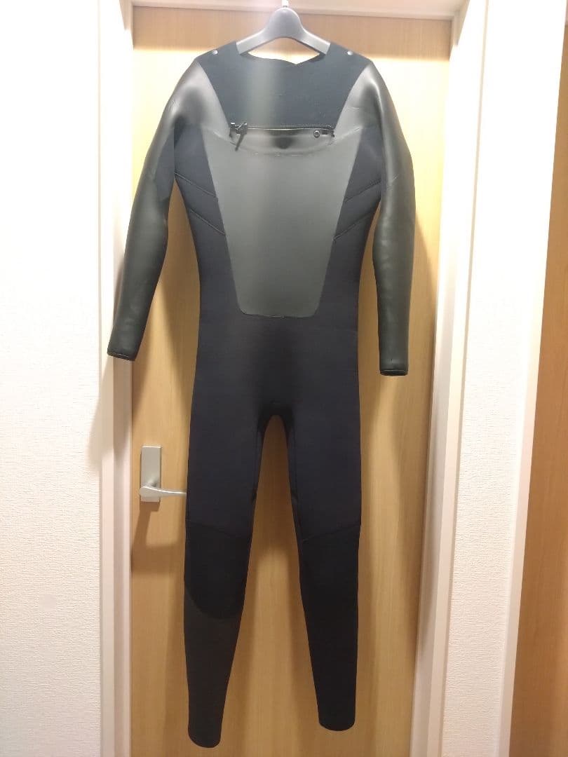 Bewet　５mm×３mmセミドライウェットスーツ　サーフブーツ、グローブ付き