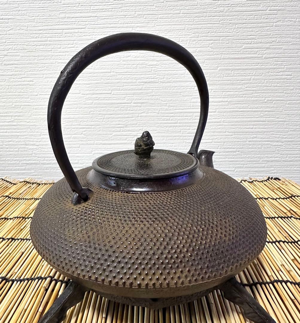 未使用品　敬典工房正寿堂山正　人間国宝髙橋敬典作　独楽型　南部鉄瓶　南部鉄器