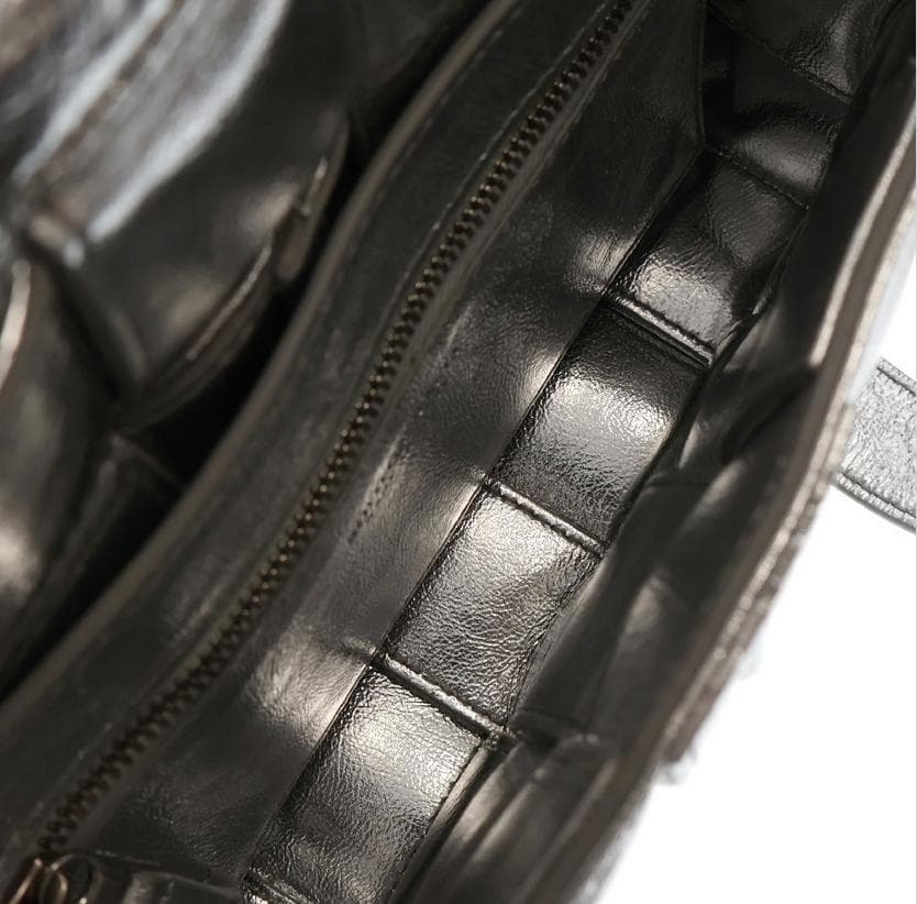 ボッテガヴェネタ　イントレチャート　シルバーショルダーバッグ