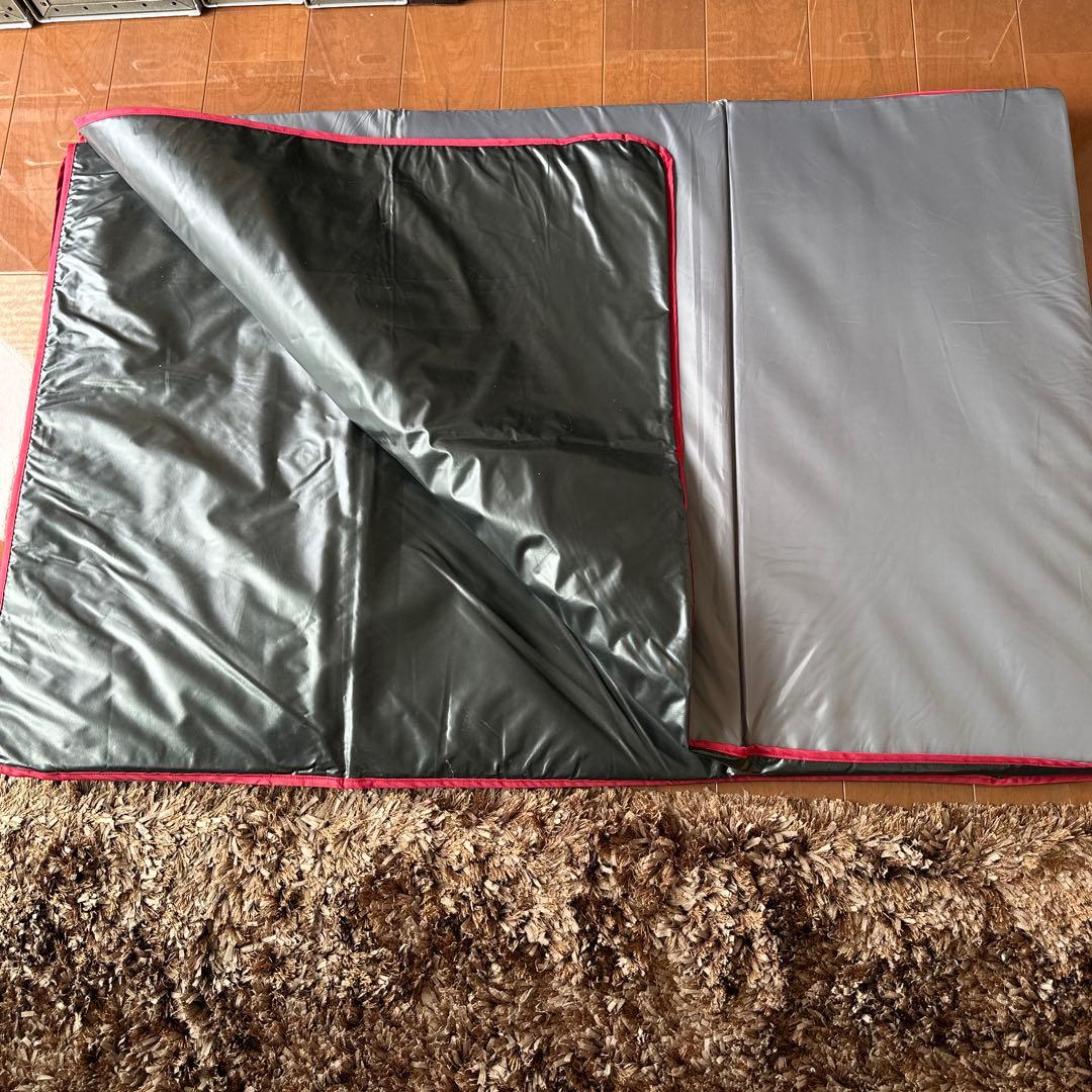 PeakアメニティードームM用の純正フロアマット＋フロアシート