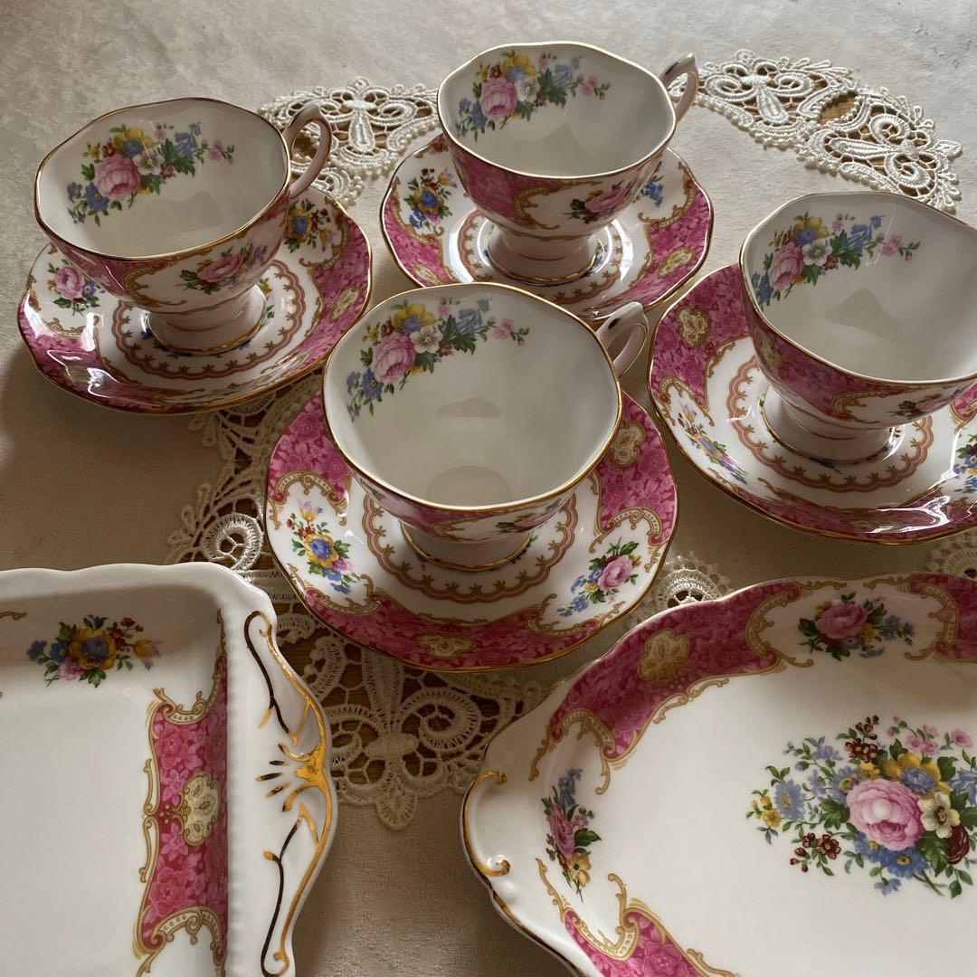 ロイヤルアルバートレディーカーライル カップ& ソーサーのセット