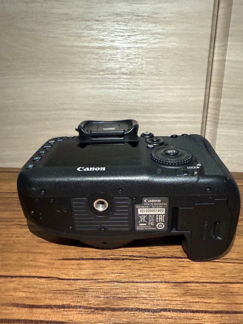【美品】Canon EOS 7D Mark II 本体 バッテリーグリップ付き