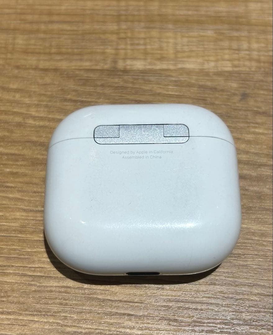 AirPods第四世代(ノイキャンなし) 充電ケース付き