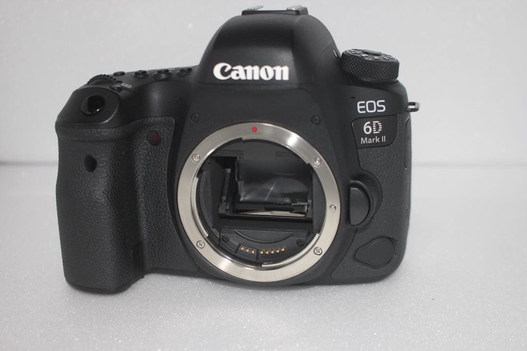 デジタル一眼レフカメラ　Canon EOS 6D Mark II