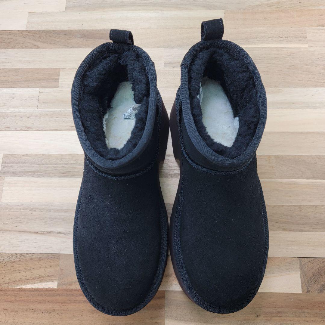 アグ クラシック ウルトラ ミニ ニュー ハイツ ブラック 25cm