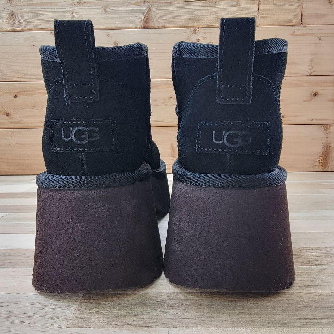 アグ クラシック ウルトラ ミニ ニュー ハイツ ブラック 25cm