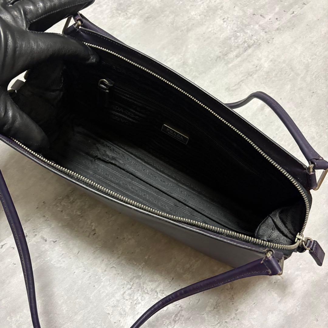 バッグ 1990s PRADA archive leather shoulder bag