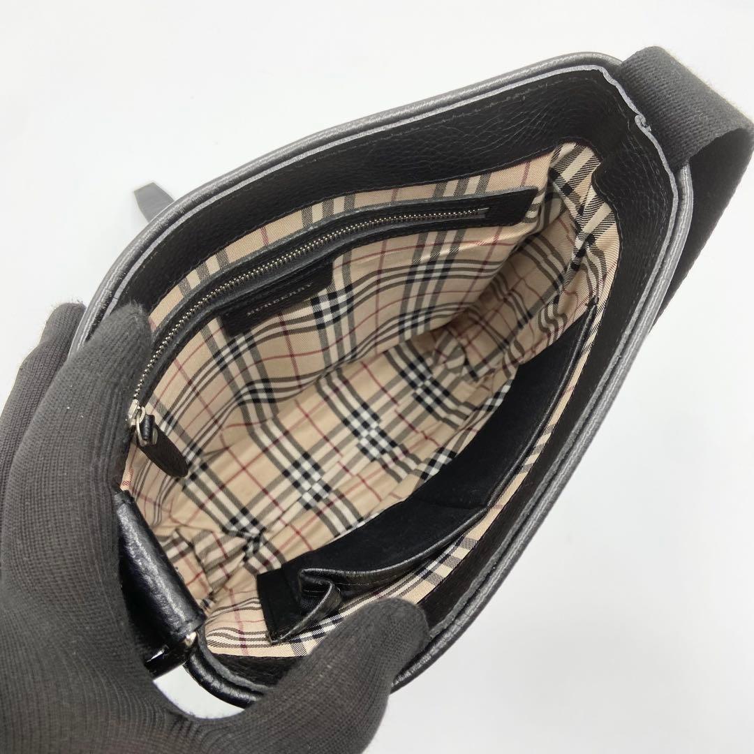 極美品　バーバリー　ショルダーバッグ　ノバチェック　ロゴ刻印　レザー　ブラック