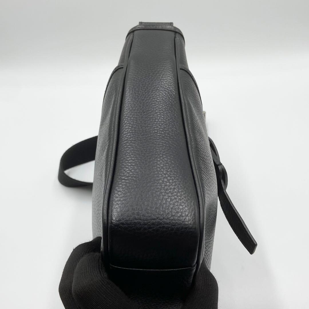 極美品　バーバリー　ショルダーバッグ　ノバチェック　ロゴ刻印　レザー　ブラック