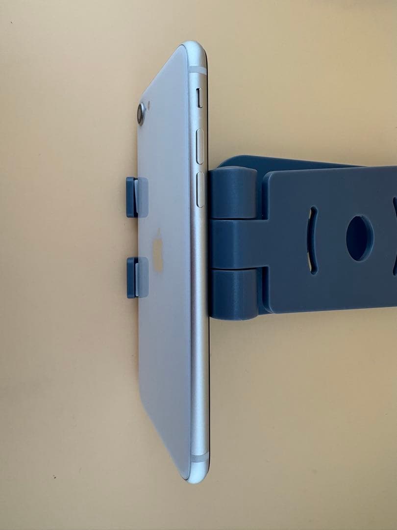 iPhone SE 第3世代 128GB スターライト　バッテリー100% 美品