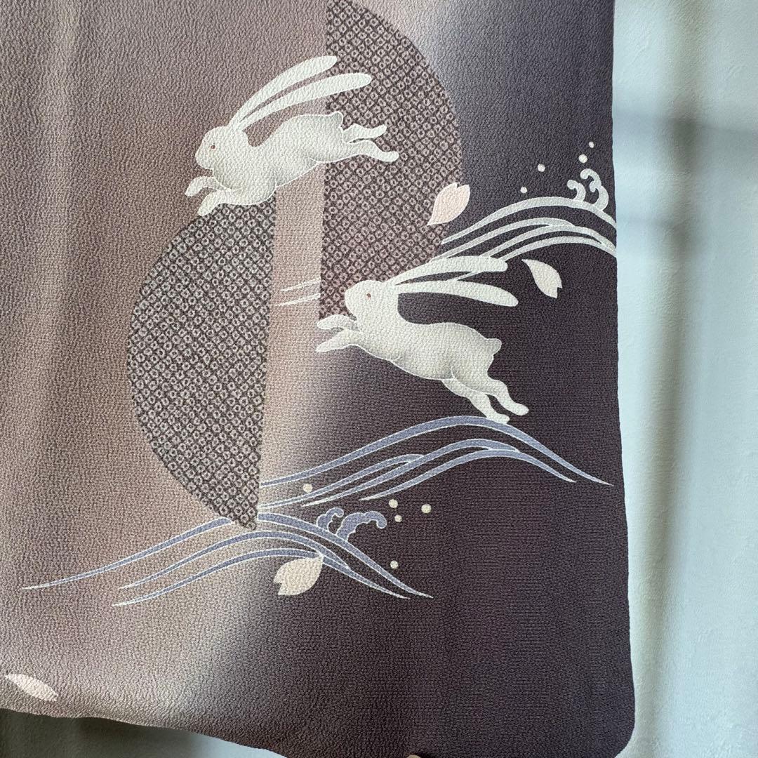 超美品　袷　訪問着　正絹　現代　波　うさぎ　小豆色　刺繍　桜　162裄65