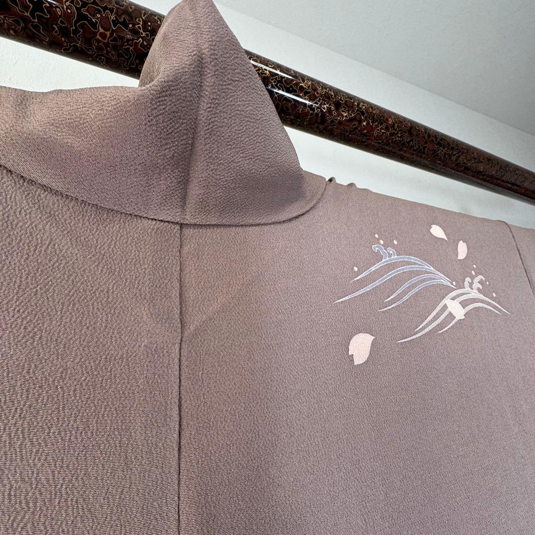 超美品　袷　訪問着　正絹　現代　波　うさぎ　小豆色　刺繍　桜　162裄65