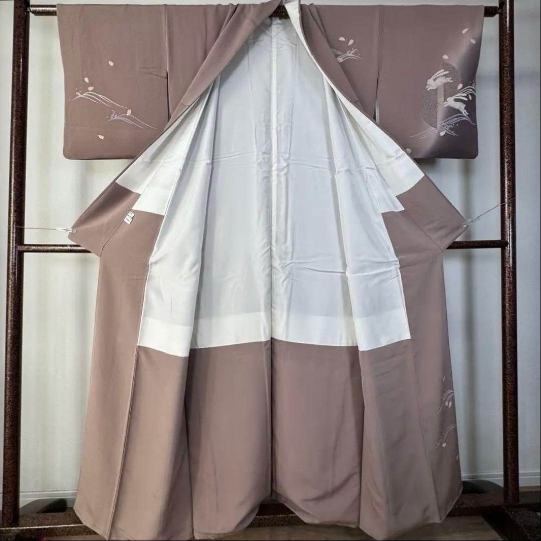 超美品　袷　訪問着　正絹　現代　波　うさぎ　小豆色　刺繍　桜　162裄65