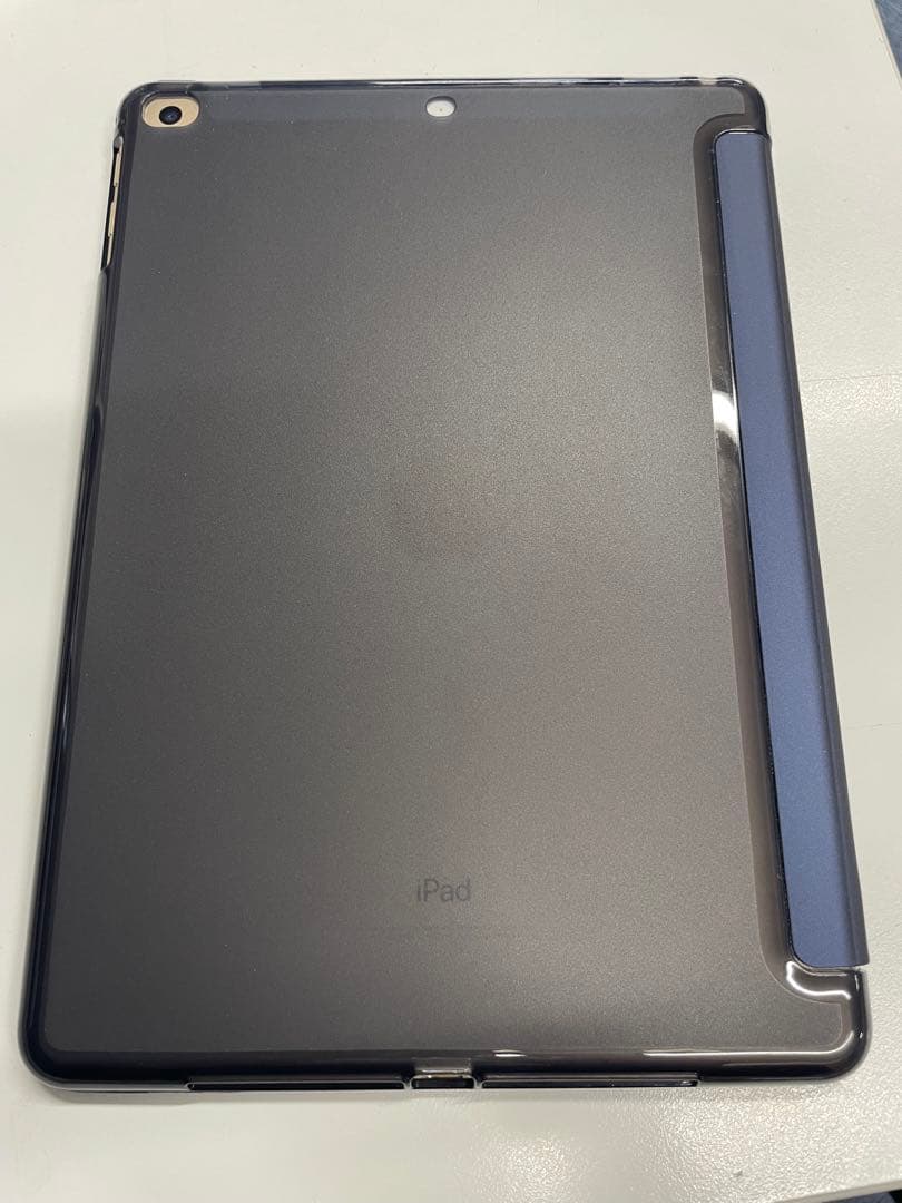 iPad 第5世代　9.7インチ　32㎇ SIMフリー　そこそこ美品