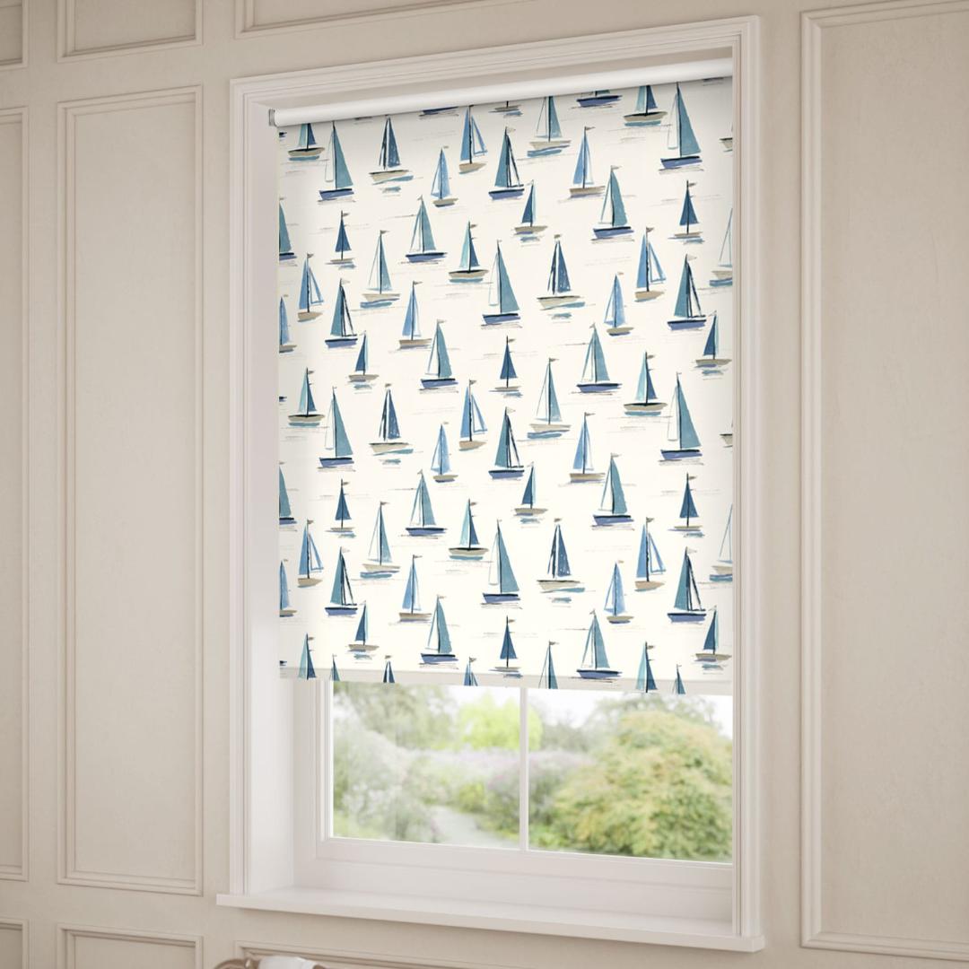 【値下げ】未使用　ロールスクリーン　ヨット　スカイブルー　114×91
