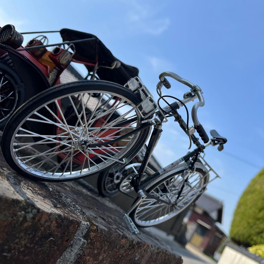 鷹の置物　車の置物　自転車の置物