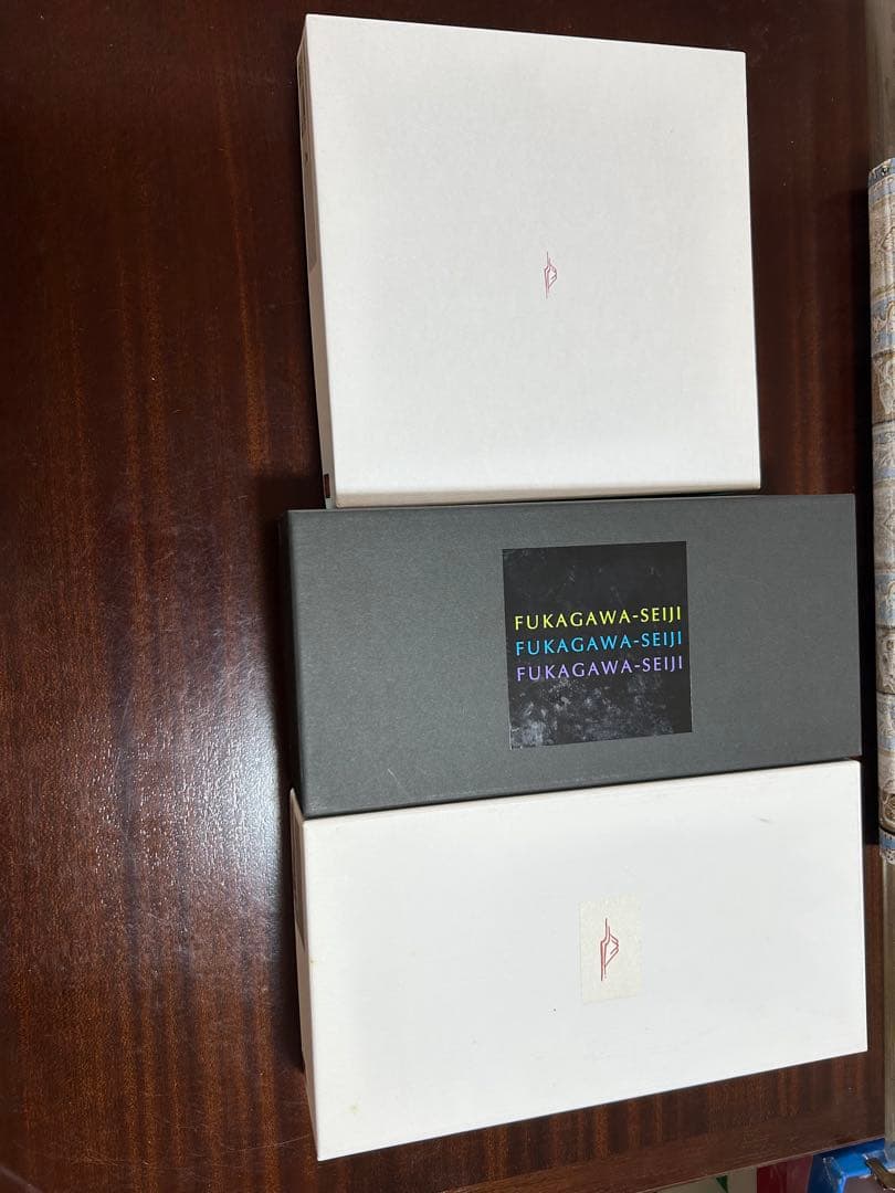 深川製磁　宮内庁御用達　寿赤絵　ペア紅茶碗皿　小皿揃　梅型銘々皿揃　１２点セット