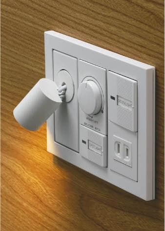 スポットライト コイズミ照明 　ベットサイド　コンセント　調光　スイッチ　多機能