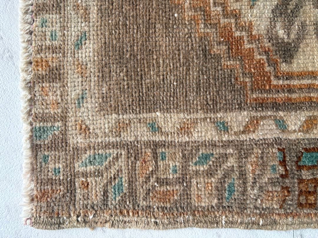 No.1 トルコヴィンテージラグ　52cm×45cm