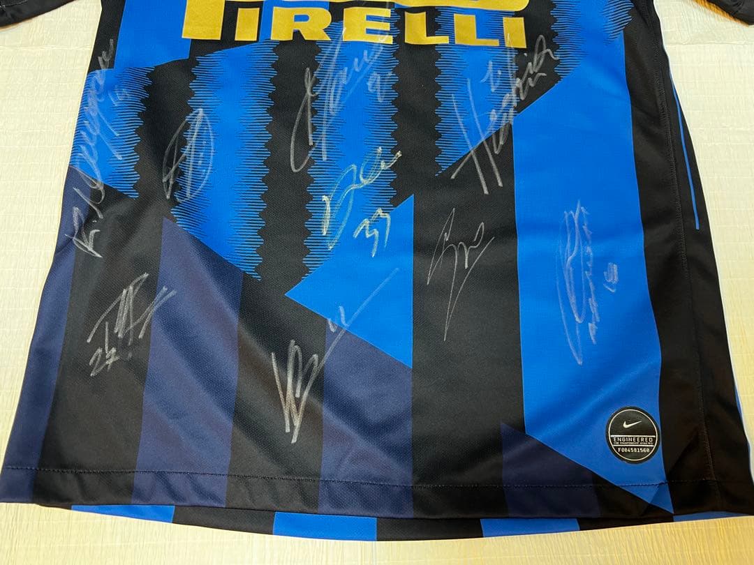 インテル・ミラノ サイン入りジャージ　Mサイズ　INTER