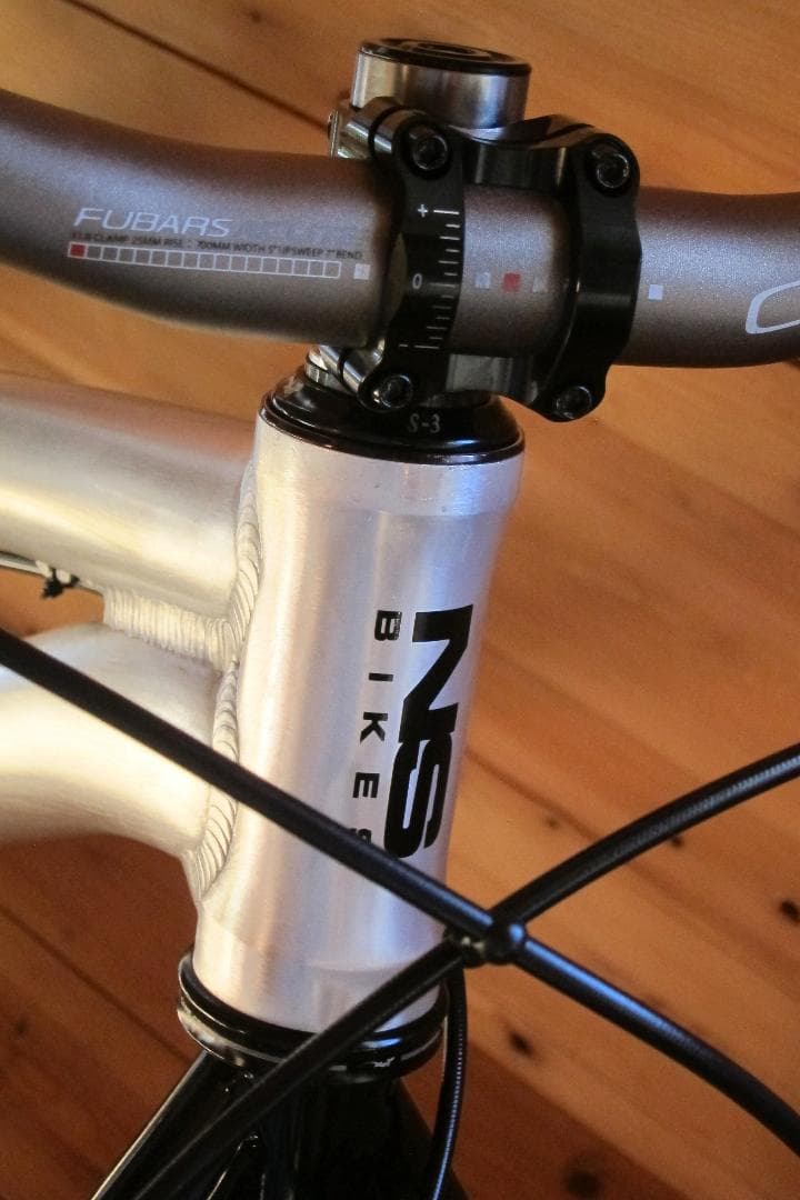 NS Bikes Decade フルリジッド ダートジャンプ カスタム