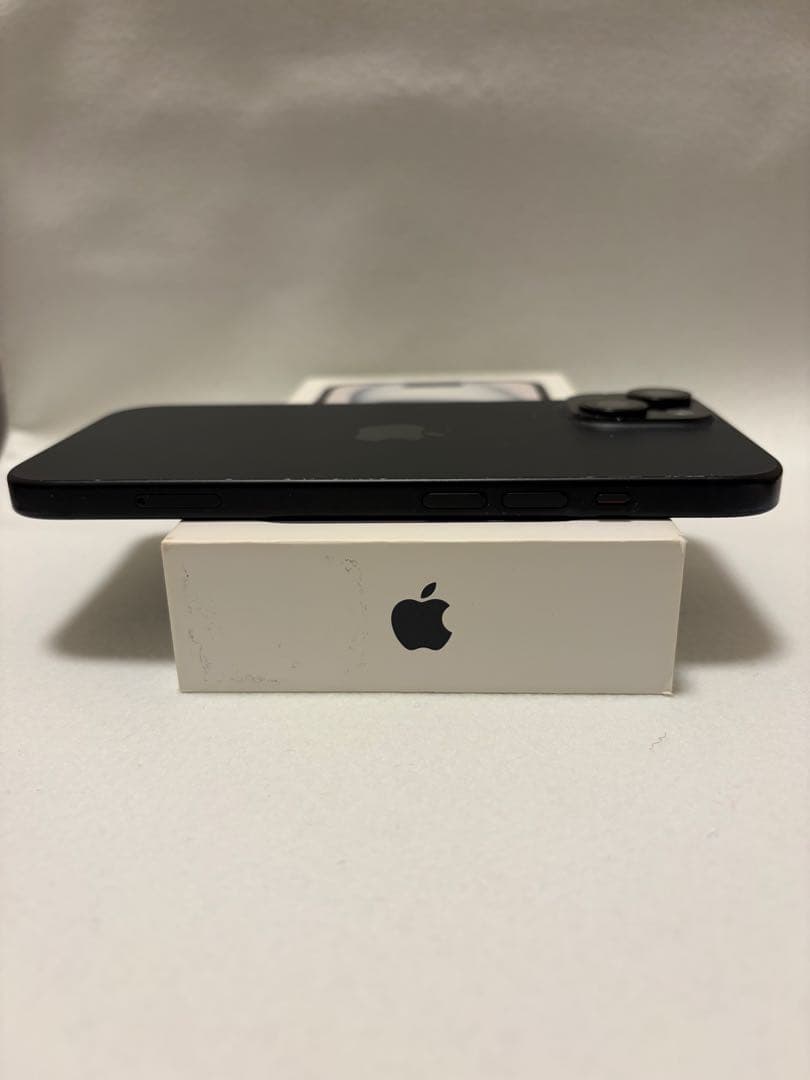 iPhone15 128GB ブラック SIMフリー 背面ヒビあり