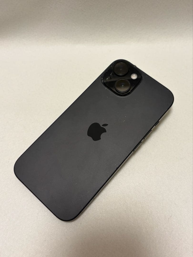 iPhone15 128GB ブラック SIMフリー 背面ヒビあり