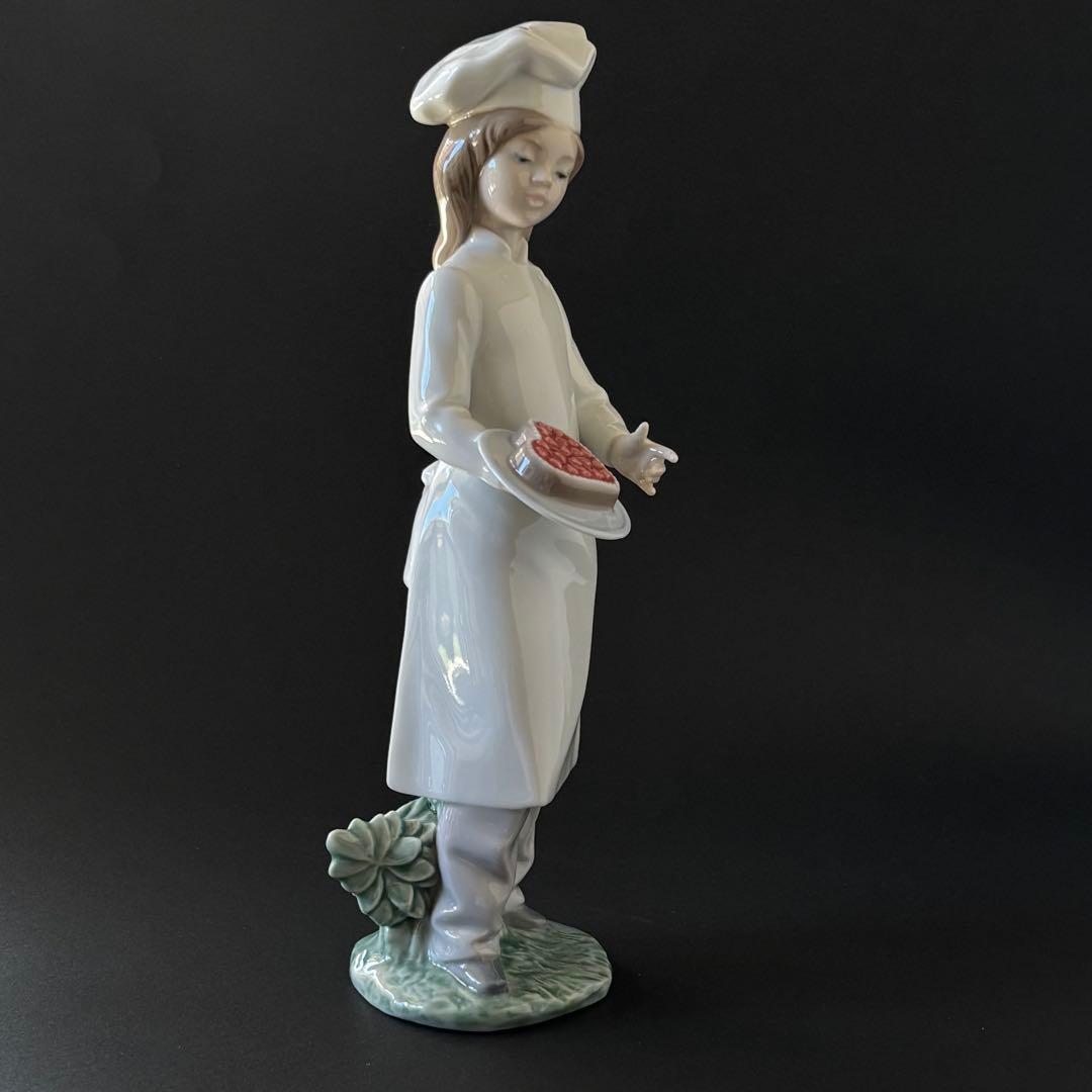 リヤドロ　NAO フィギュリン　パティシエ　Delicious Cake