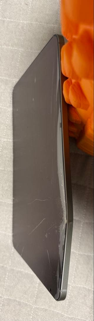 iPadAir本体 画面ひび割れフレーム曲がりあり