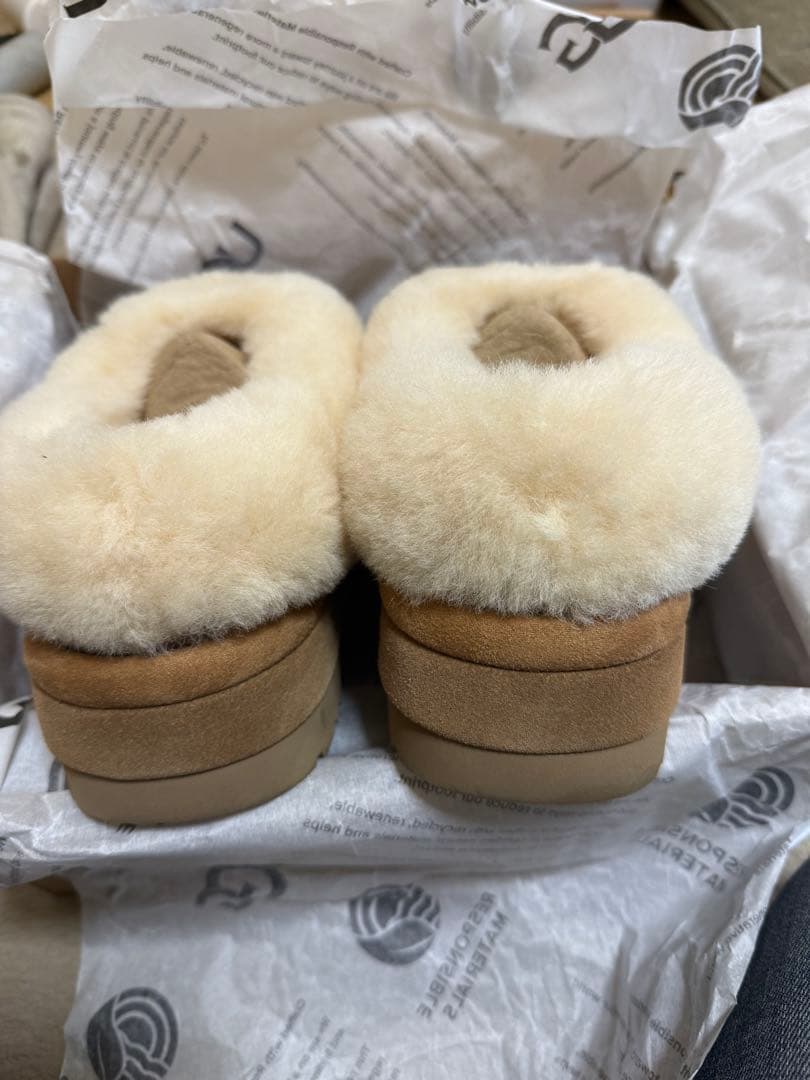 正規品　UGG Tazzlita ダズリータ　チェスナット　39 箱あり