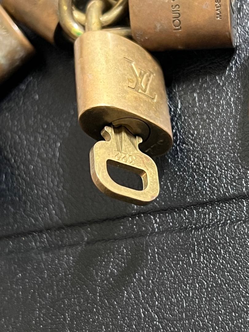 LOUIS VUITTON ルイヴィトン　パドロック9点山