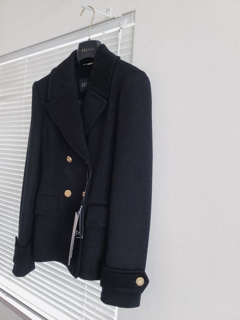 訳あり未使用品【ESCADA】黒ジャケット ピーコート 32 定価272800円