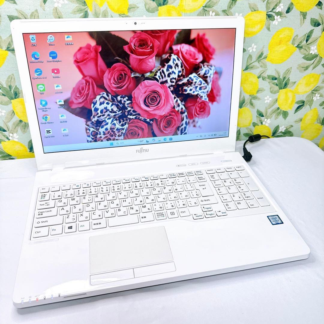 真っ白が可愛い❤️ホワイトノートパソコン❤️Windows11❤️動画鑑賞や事務作業❤️