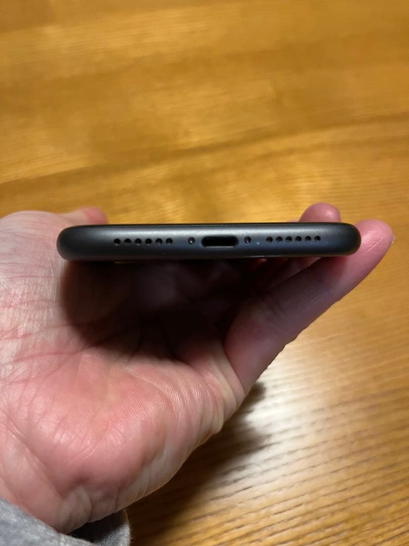 Apple iPhone 11 128GB ブラック バッテリー99%