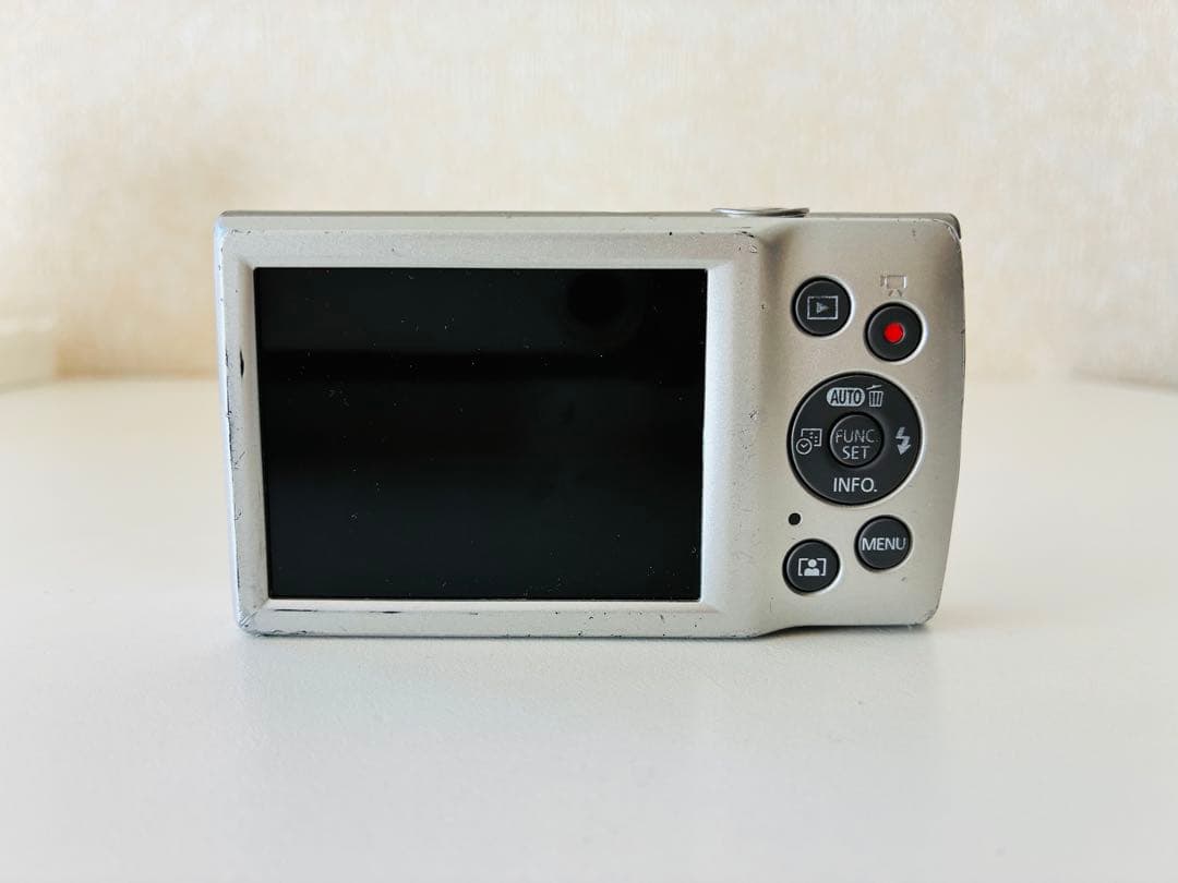 Canon IXY 200 シルバー コンパクトデジタルカメラ　ジャンク