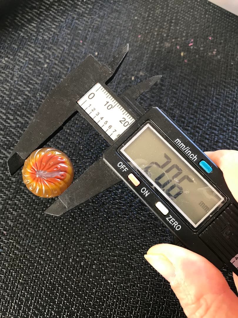 ゴビ石−1332 ゴビ瑪瑙　彫刻　『和菓子』