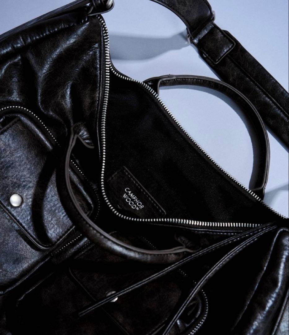 camphor wood フェイクレザーマルチポケットショルダーバッグ