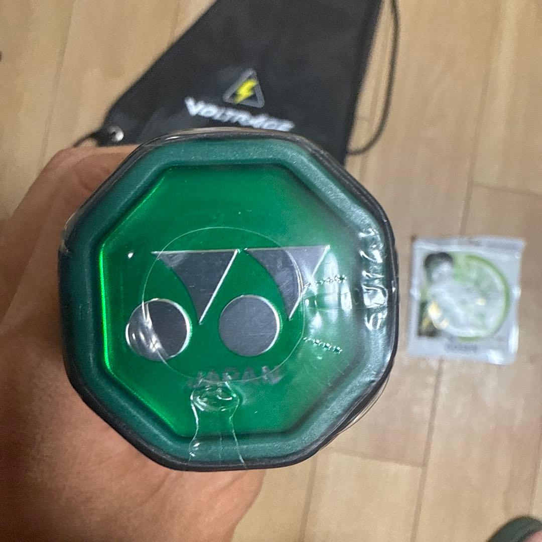 ソフトテニスラケット、ガット、付属品付き