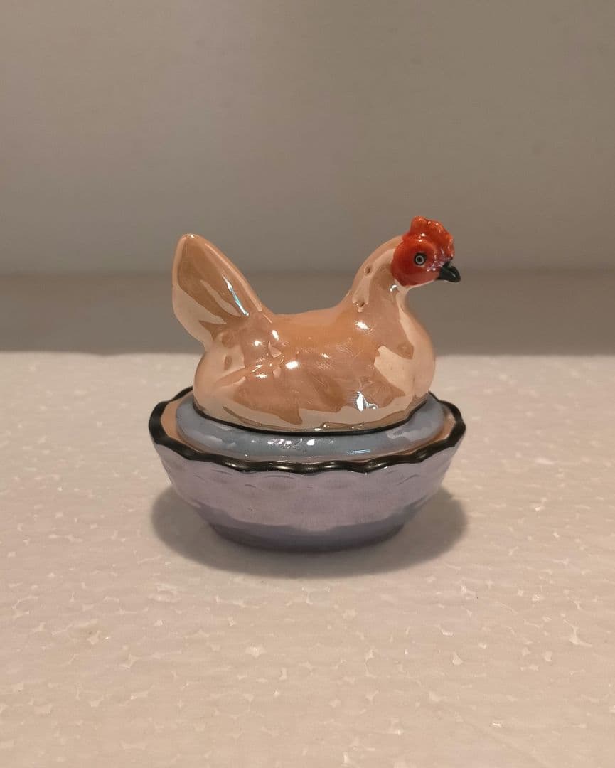 オールドノリタケ　ラスター彩　巣の中のニワトリ