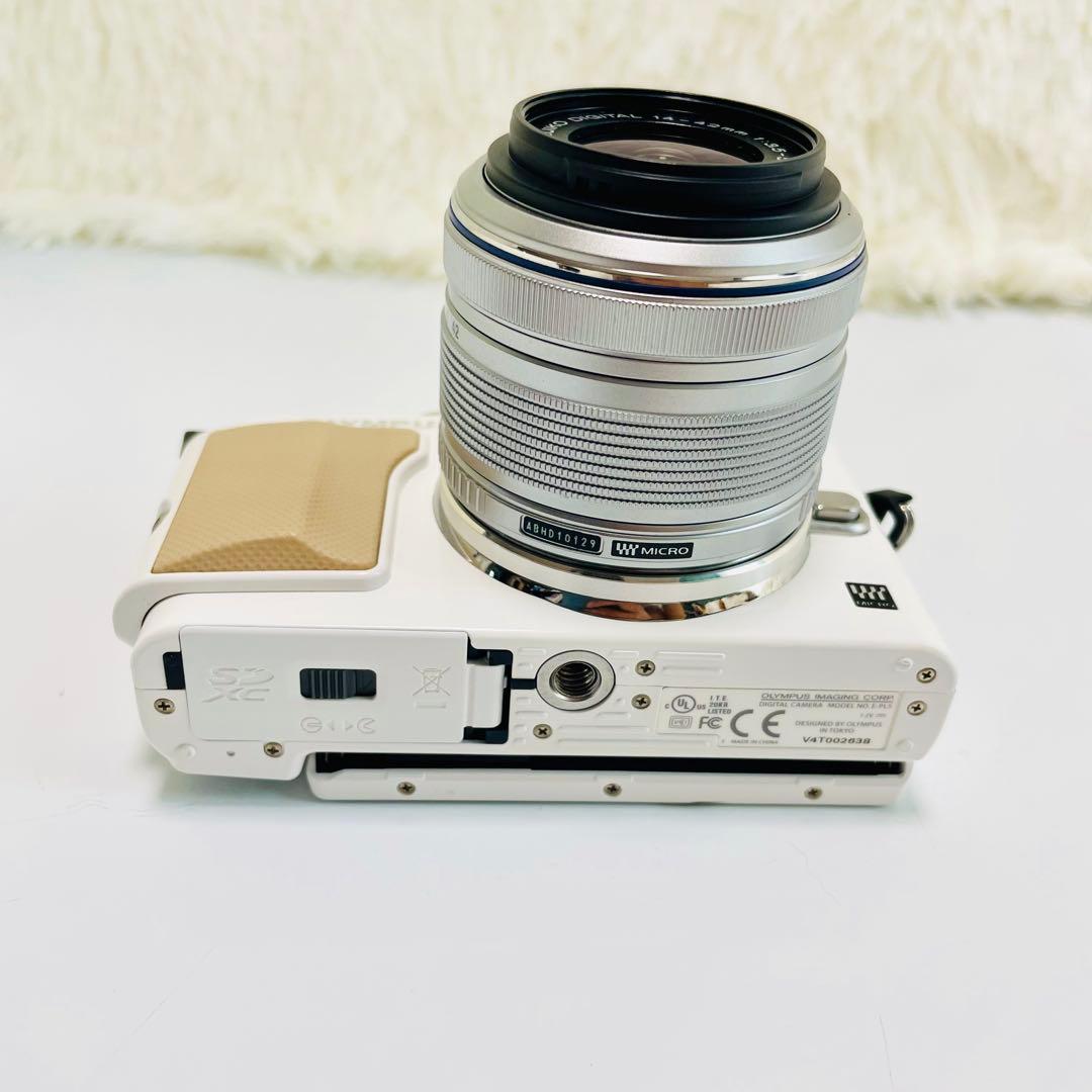 美品　ミラーレス一眼　OLYMPUS E-PL5 電動パンケーキレンズ付き