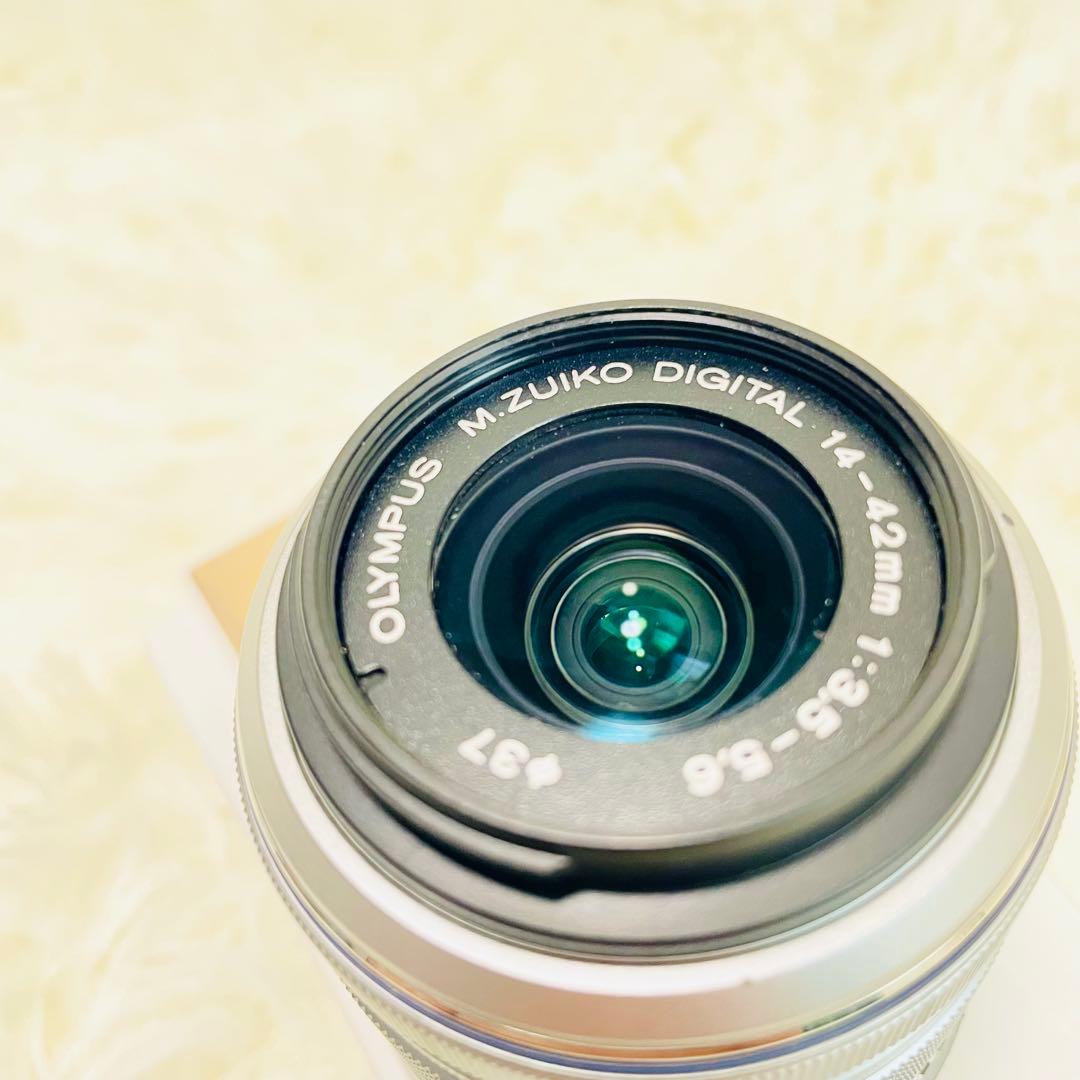 美品　ミラーレス一眼　OLYMPUS E-PL5 電動パンケーキレンズ付き