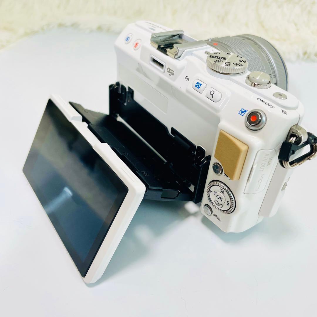 美品　ミラーレス一眼　OLYMPUS E-PL5 電動パンケーキレンズ付き