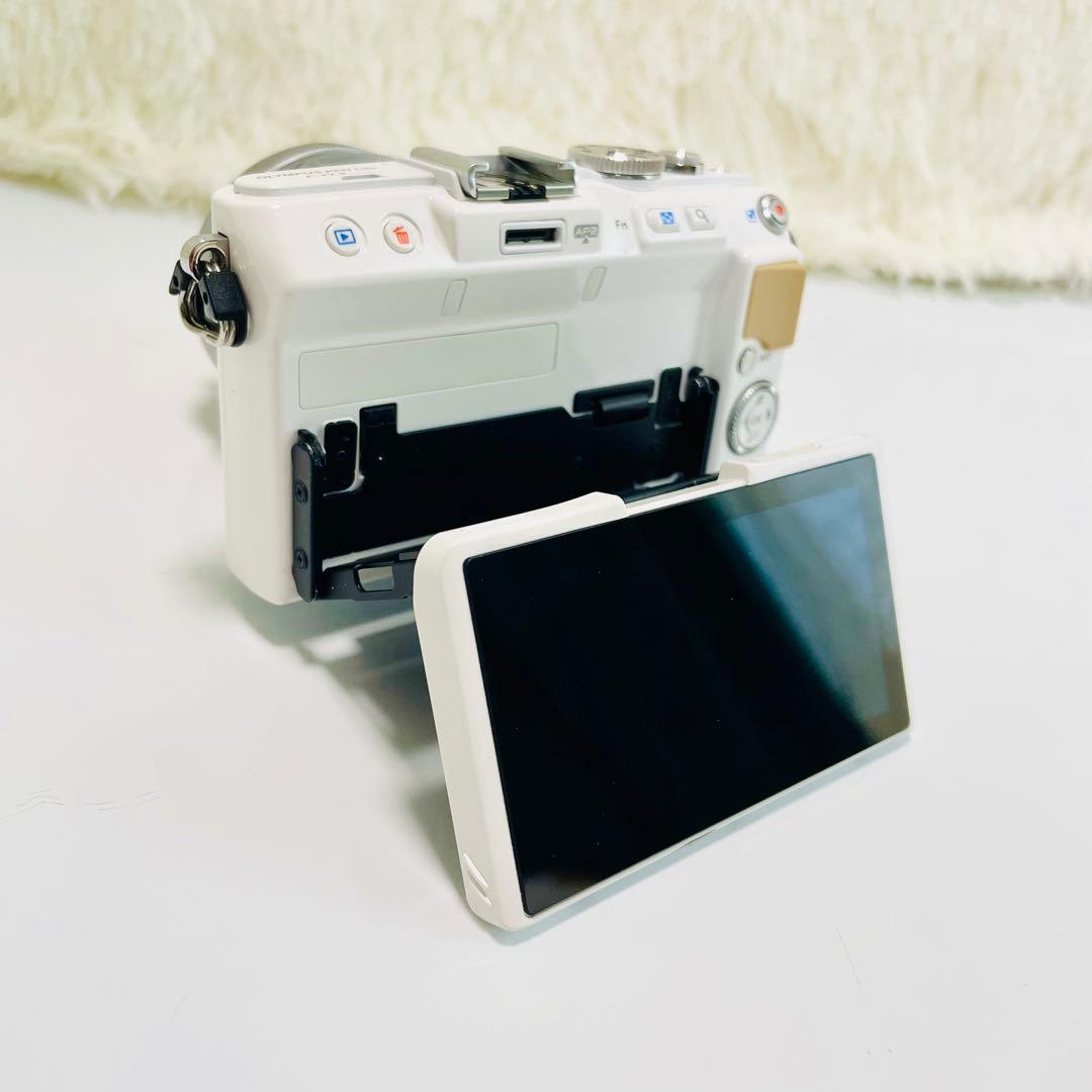 美品　ミラーレス一眼　OLYMPUS E-PL5 電動パンケーキレンズ付き