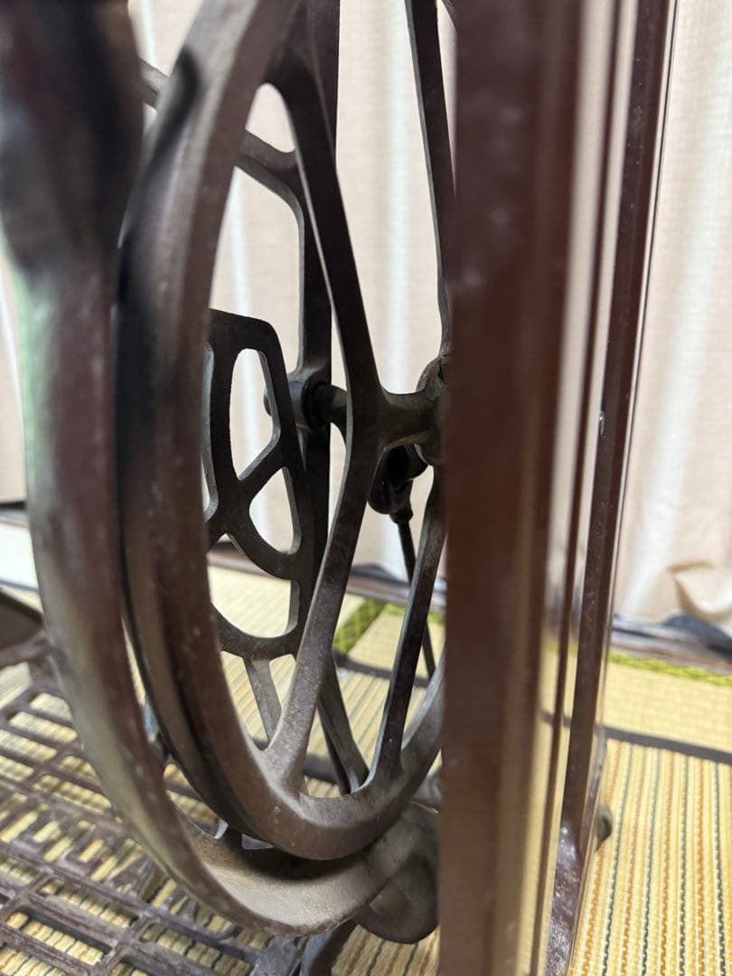 リッカーミシン　足踏みミシン脚　アンティーク　RICCARミシン脚