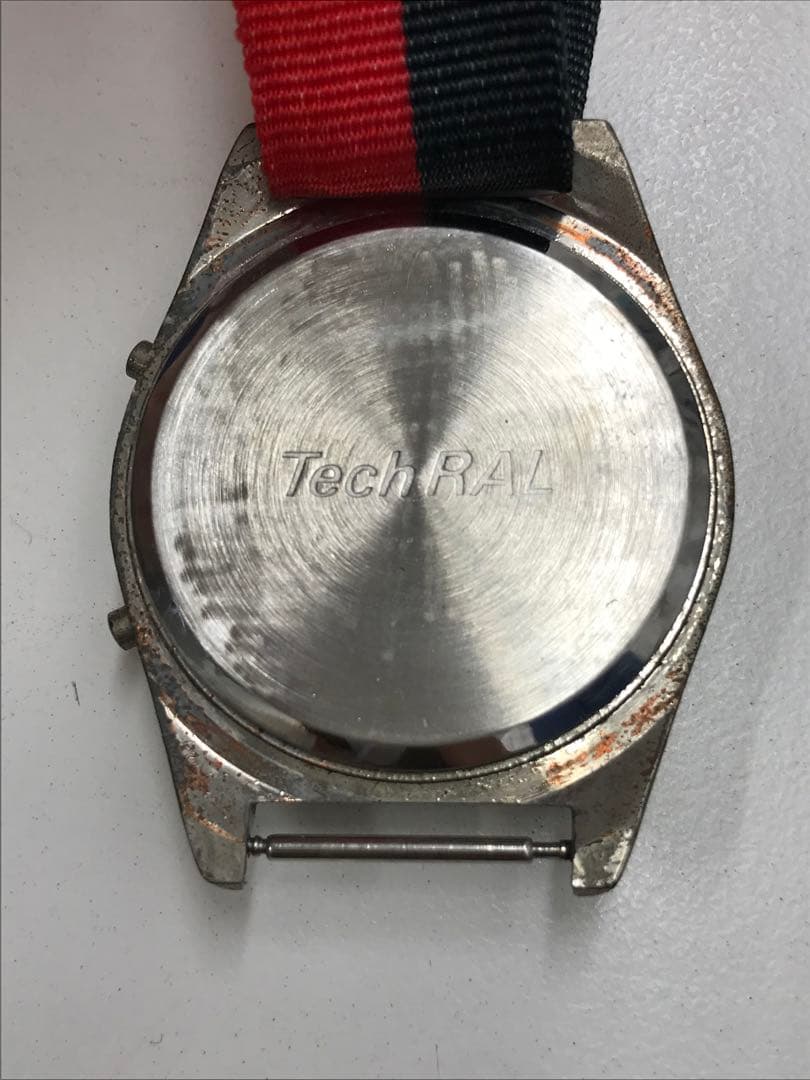 BINARY バイナリー時計　Teac RAL社製 二進法時計