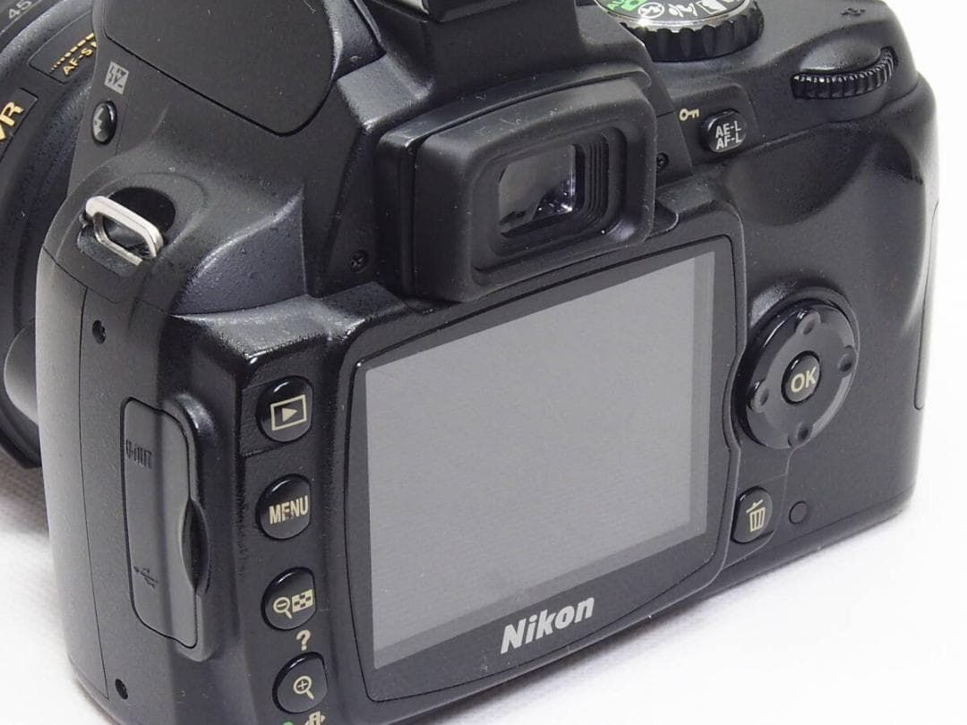 Nikon D40 レンズキット 《 スマホ転送可能 動作光学良好