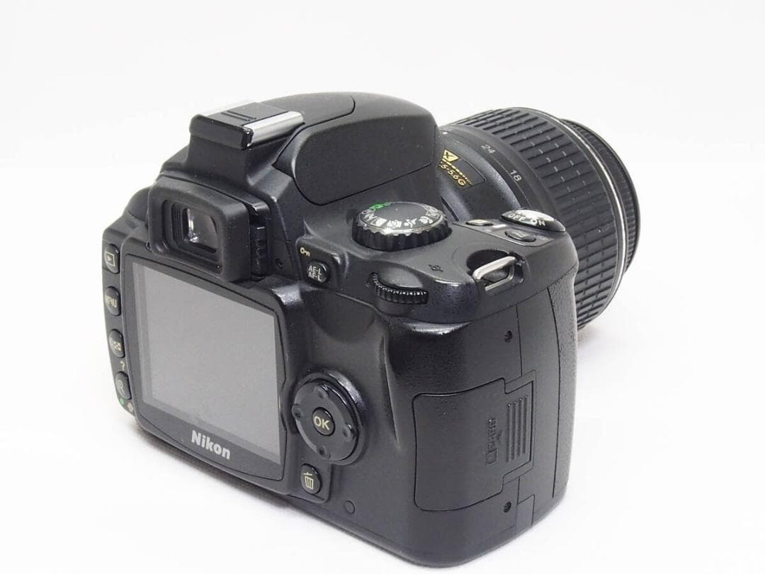 Nikon D40 レンズキット 《 スマホ転送可能 動作光学良好