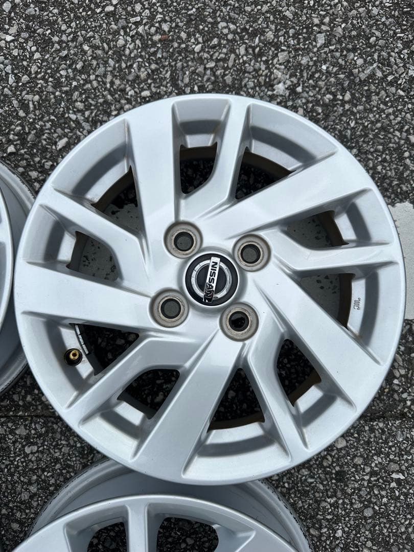 日産デイズ　純正14インチアルミホイール　エアー