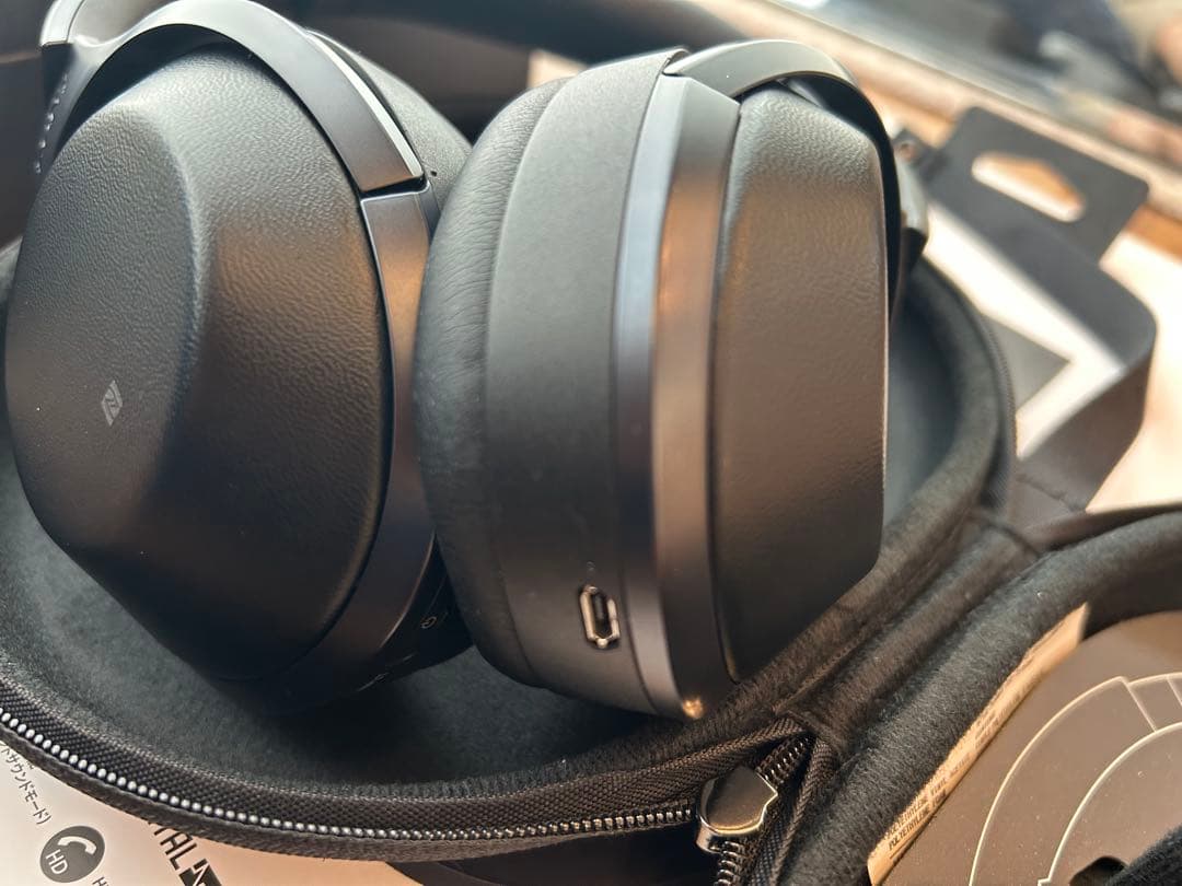 SONY ワイヤレスノイズキャンセリングヘッドホン　MDR-1000X