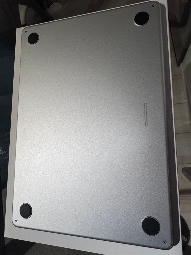 Apple MacBook Air (M2, 2022) 13インチ　シルバー